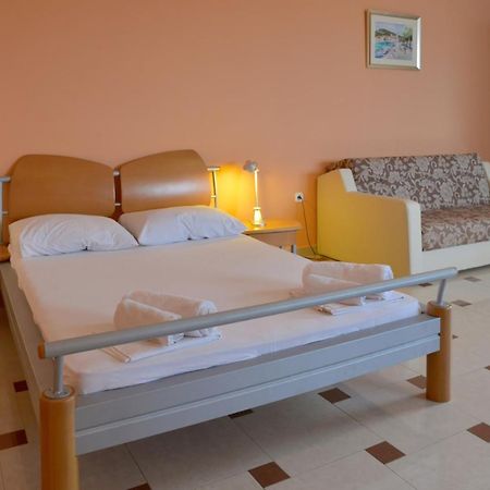 Blue Oasis Aparthotel Primosten Ngoại thất bức ảnh